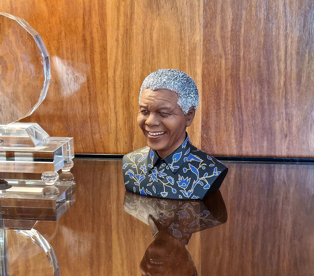 Nelson Mandela Bust - Image 2